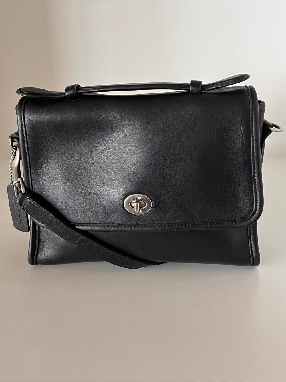 VTG Coach Court Bag 9870 Black Glove Tanned Leather Nickel Crossbody Pristine